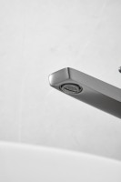 Смеситель для раковины BELZ B715 B11715-3 оружейная сталь