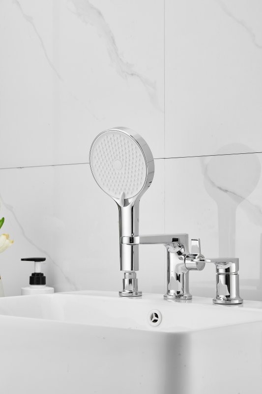 Смеситель на борт ванны BELZ B713 B66713 хром