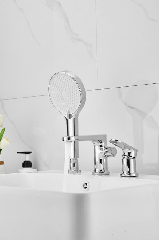 Смеситель на борт ванны BELZ B713 B66713 хром