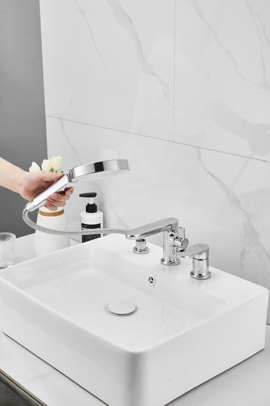 Смеситель на борт ванны BELZ B713 B66713 хром