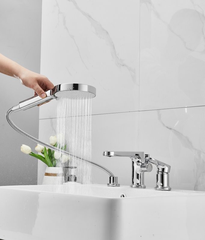 Смеситель на борт ванны BELZ B713 B66713 хром