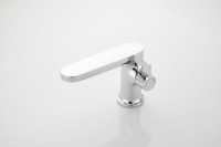 Смеситель на борт ванны BELZ B713 B66713 хром