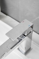 Смеситель для раковины BELZ B10613 хром