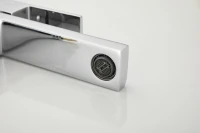Смеситель для раковины BELZ B10613 хром Смеситель для раковины BELZ B10613 хром