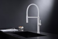 Смеситель для кухни Paulmark Leader Le214101-431, с гибким изливом, матовый белый