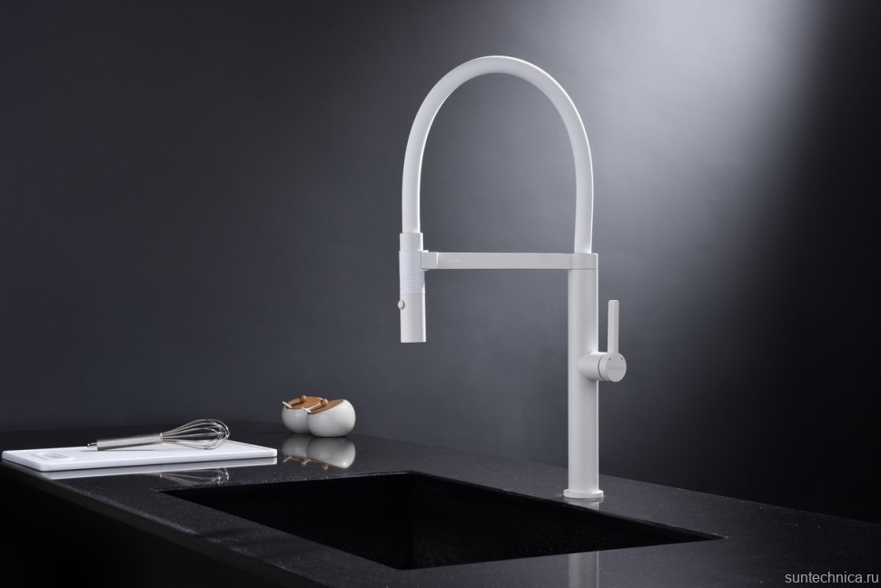 Смеситель для кухни Paulmark Leader Le214101-431, с гибким изливом, матовый белый