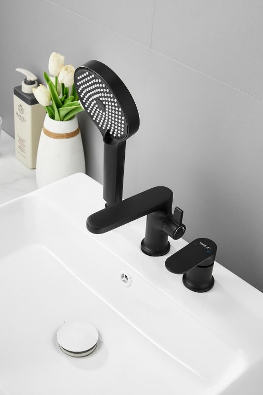 Смеситель на борт ванны BELZ B713 B66713-7 черный