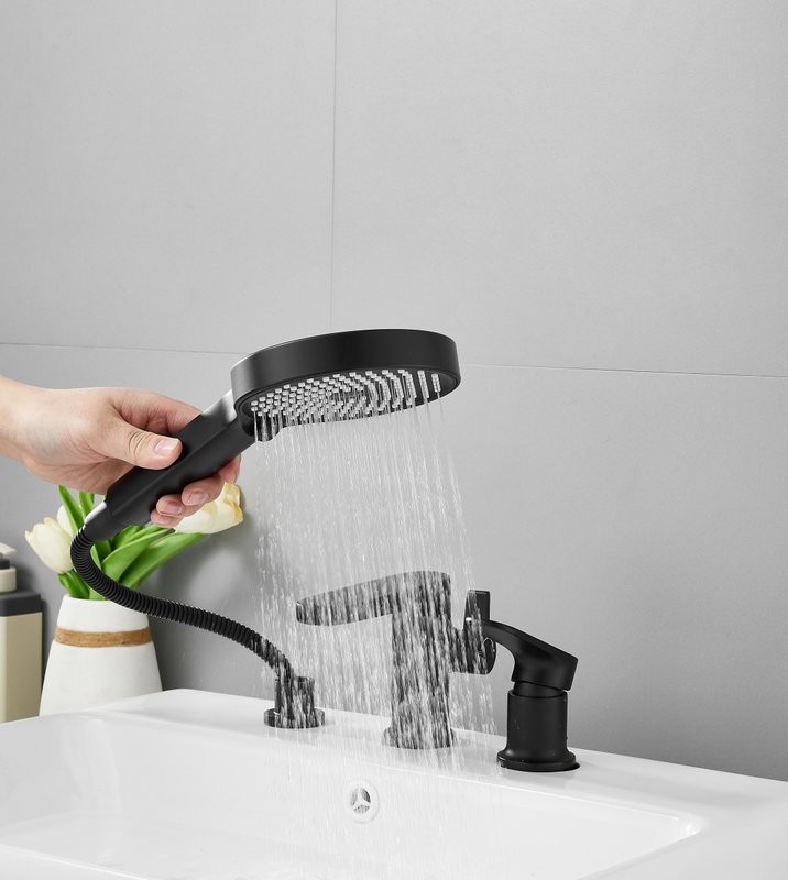 Смеситель на борт ванны BELZ B713 B66713-7 черный