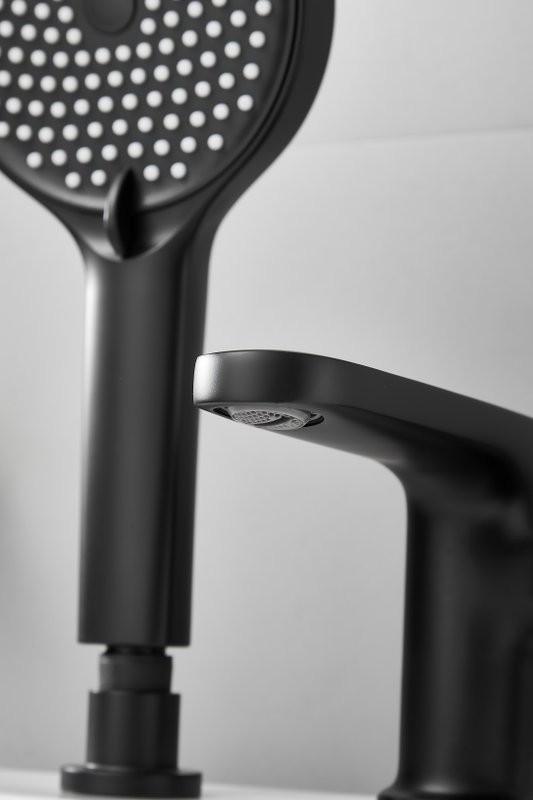 Смеситель на борт ванны BELZ B713 B66713-7 черный