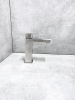 Смеситель для раковины BELZ B10817-1 сатин Смеситель для раковины BELZ B10817-1 сатин