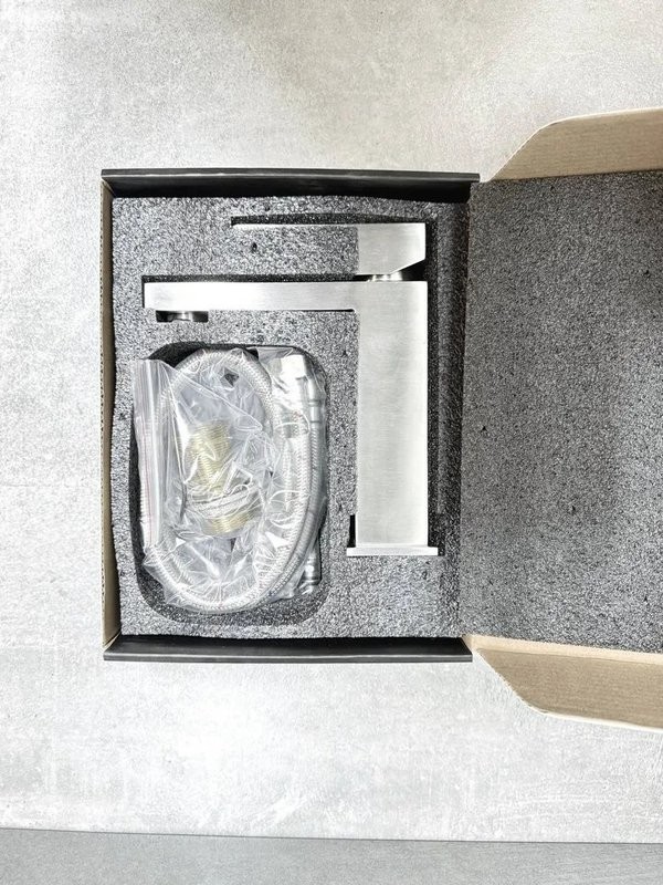 Смеситель для раковины BELZ B10817-1 сатин