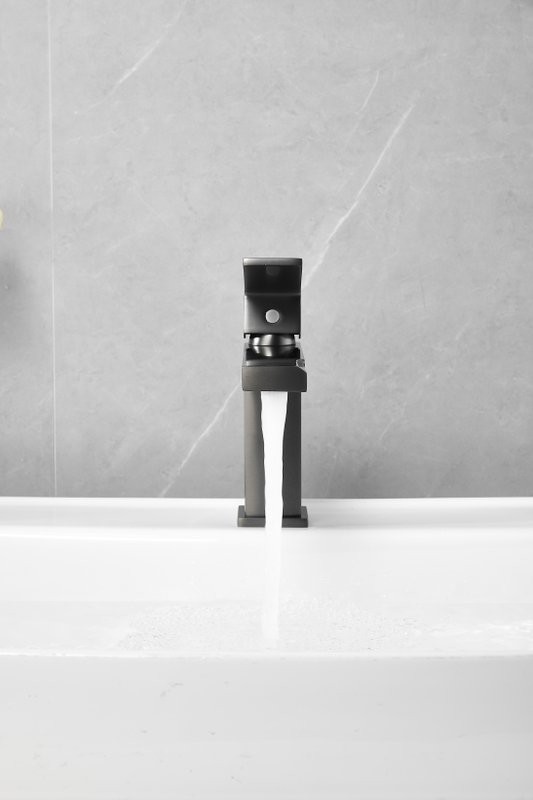 Смеситель для раковины BELZ B10613-3 вороненая сталь