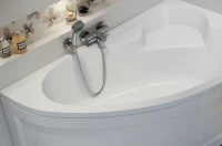 Акриловая ванна Cersanit Kaliope R 170x110 см, правая, пристенная, белая, асимметричная, на ножках, с сиденьем