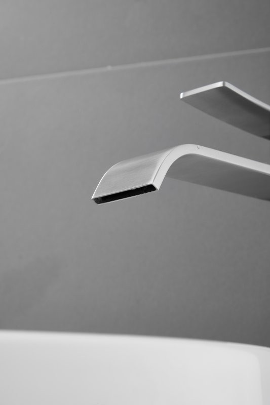 Смеситель для раковины BELZ B812 B11812-1 сатин