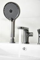 Смеситель на борт ванны BELZ B713 B66713-3 оружейная сталь Смеситель на борт ванны BELZ B713 B66713-3 оружейная сталь