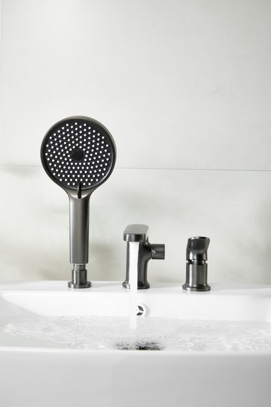 Смеситель на борт ванны BELZ B713 B66713-3 оружейная сталь