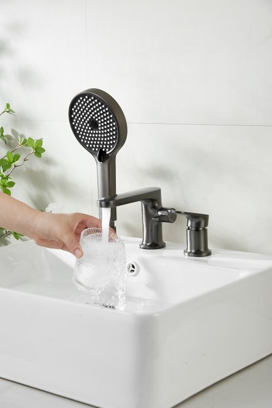 Смеситель на борт ванны BELZ B713 B66713-3 оружейная сталь