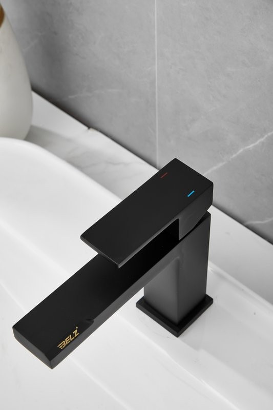 Смеситель для раковины BELZ B10613-7 черный
