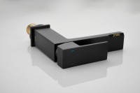 Смеситель для раковины BELZ B10613-7 черный