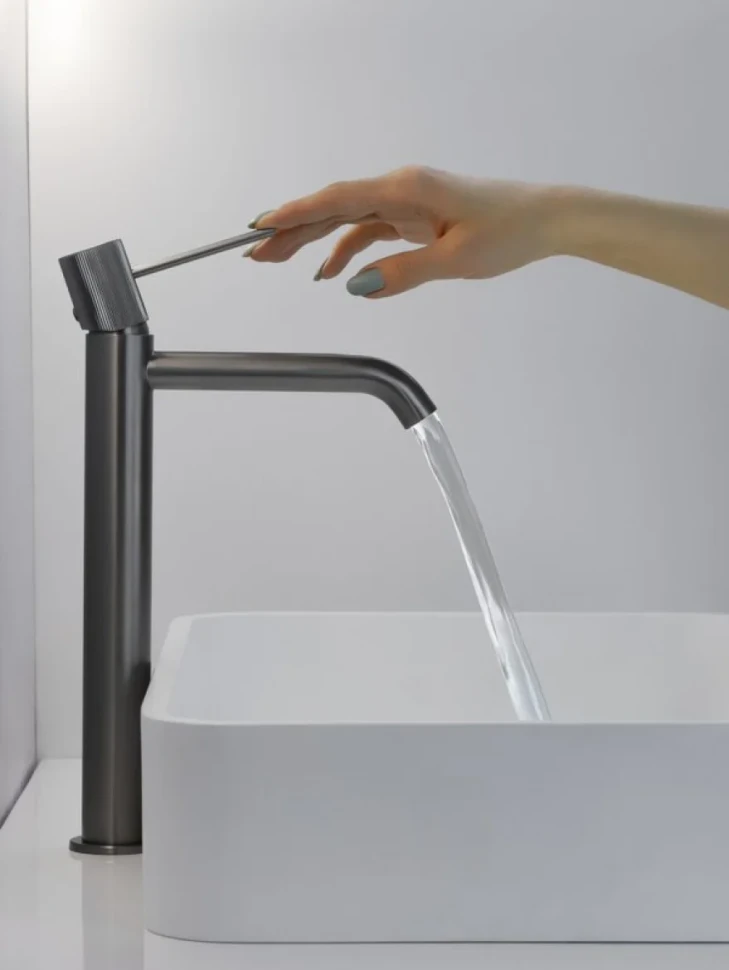 Смеситель для раковины AltroBagno Bilancia AltroBagnoBilancia010226GM оружейная сталь