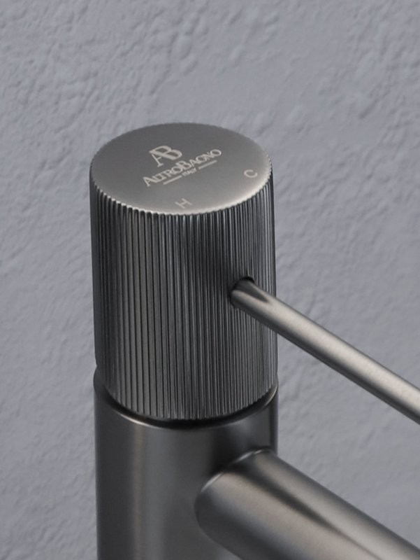 Смеситель для раковины AltroBagno Bilancia AltroBagnoBilancia010226GM оружейная сталь