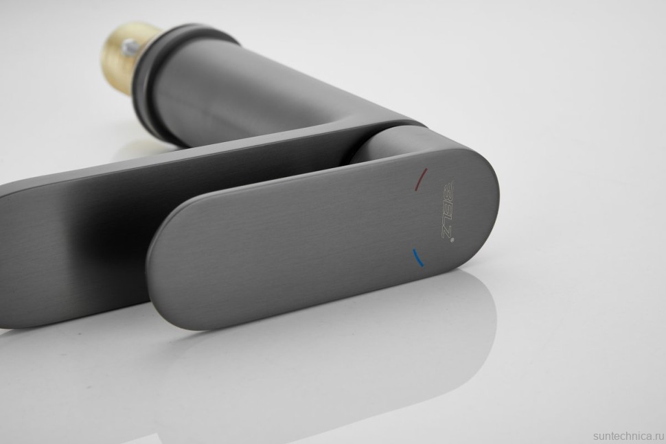 Комплект для раковины BELZ B713 B12713-3 с гигиеническим душем, оружейная сталь