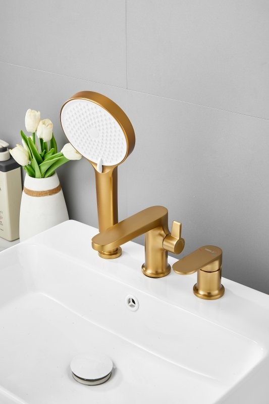 Смеситель на борт ванны BELZ B713 B66713-5 золото
