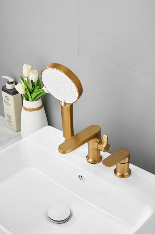 Смеситель на борт ванны BELZ B713 B66713-5 золото