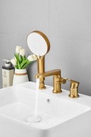 Смеситель на борт ванны BELZ B713 B66713-5 золото Смеситель на борт ванны BELZ B713 B66713-5 золото