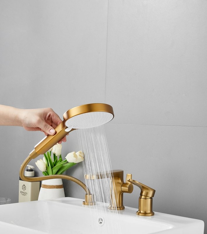 Смеситель на борт ванны BELZ B713 B66713-5 золото