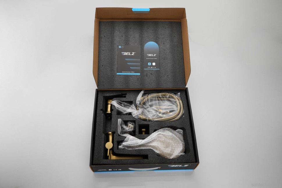 Смеситель на борт ванны BELZ B713 B66713-5 золото